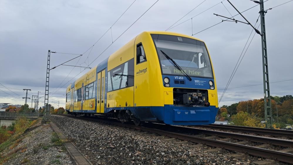 Wieslauftalbahn, Zug fährt vorbei
